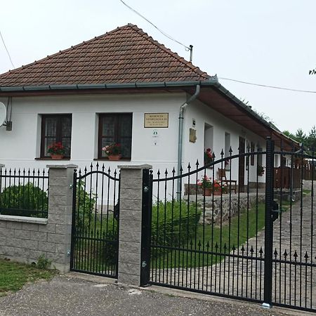Kemences Vendeghaz Otel Mikohaza Dış mekan fotoğraf