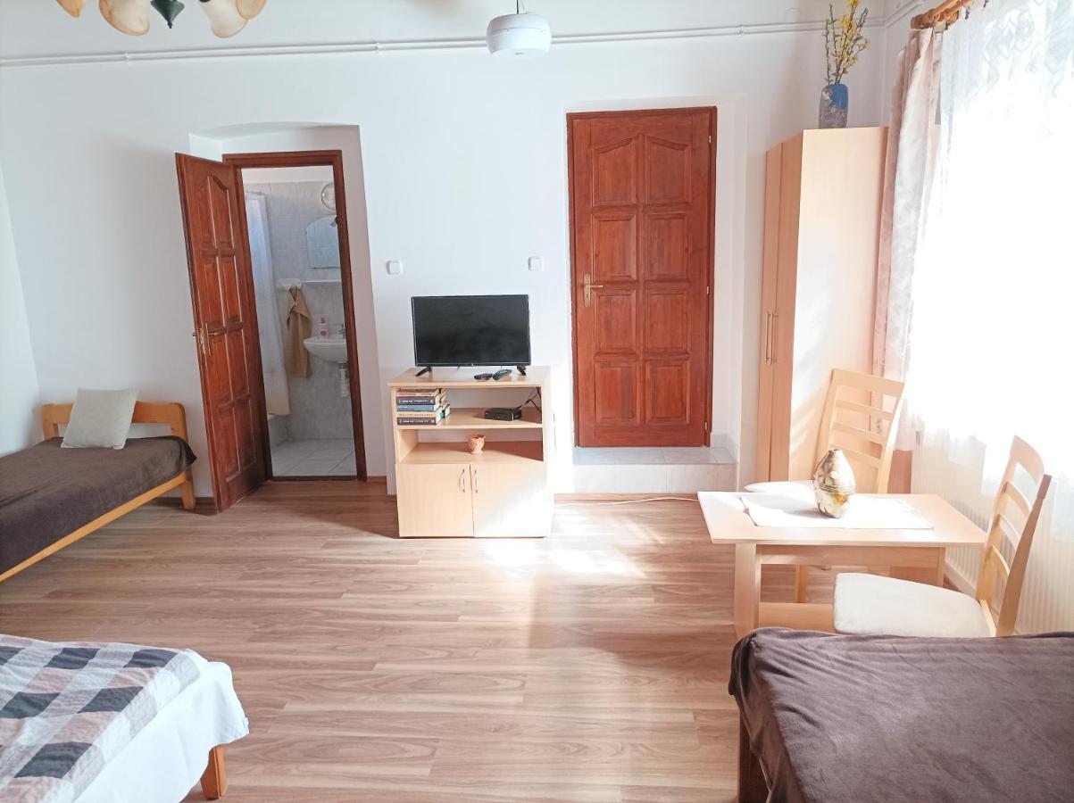 Kemences Vendeghaz Otel Mikohaza Dış mekan fotoğraf