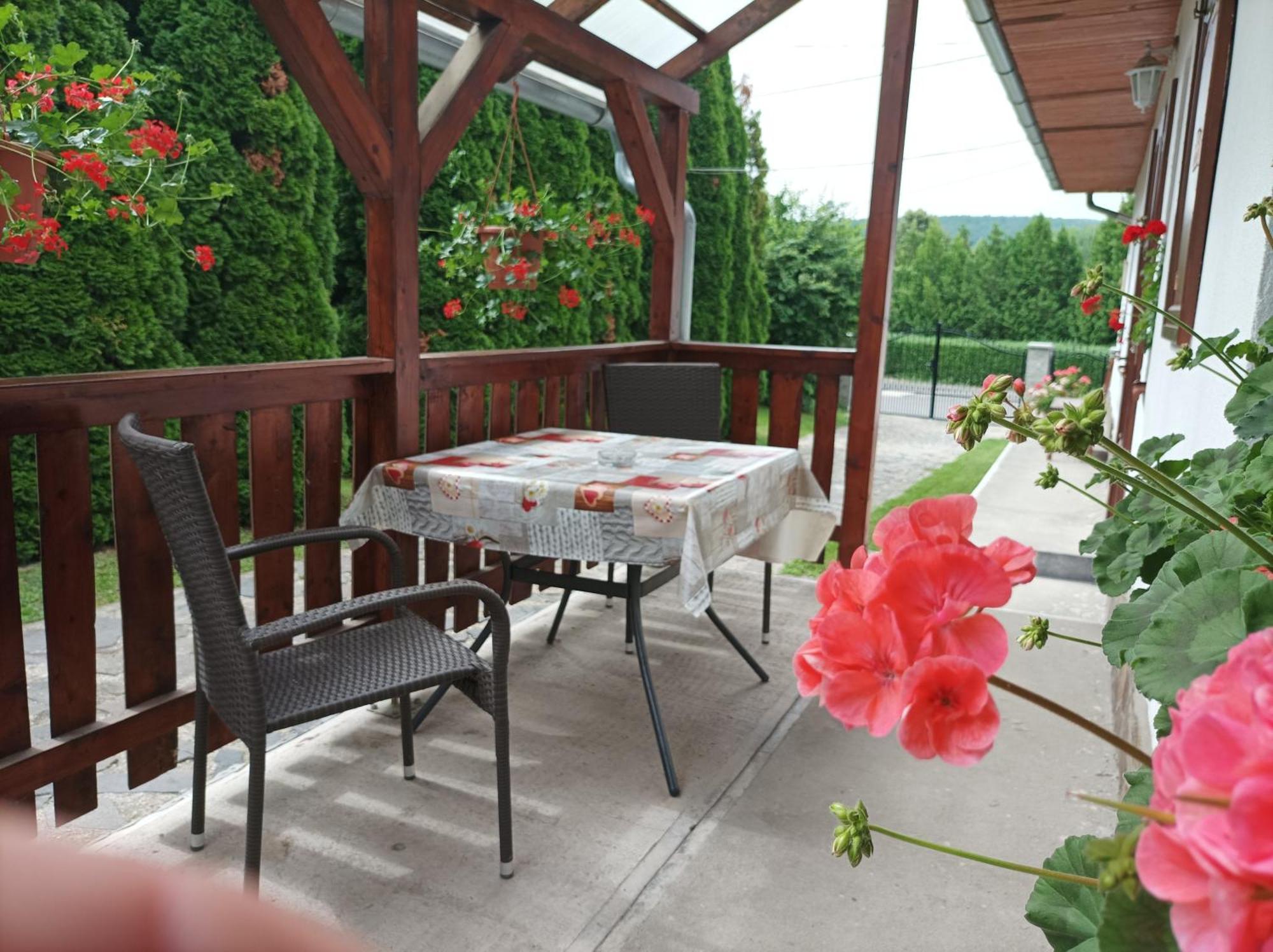 Kemences Vendeghaz Otel Mikohaza Dış mekan fotoğraf
