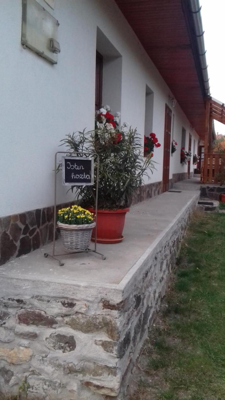 Kemences Vendeghaz Otel Mikohaza Dış mekan fotoğraf